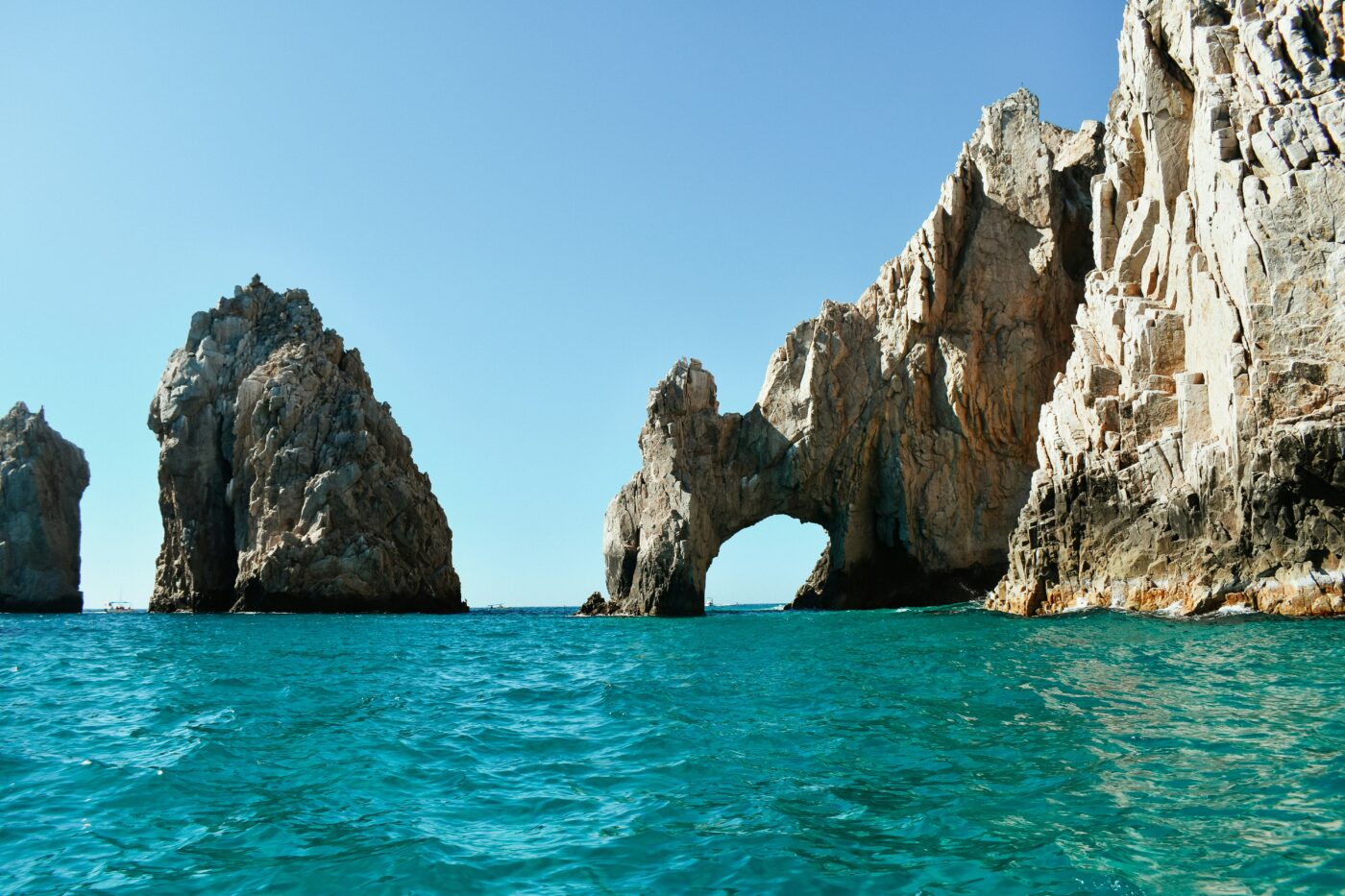 Why Cabo Yacht Charters Are the Ultimate Experience on the Sea of Cortez